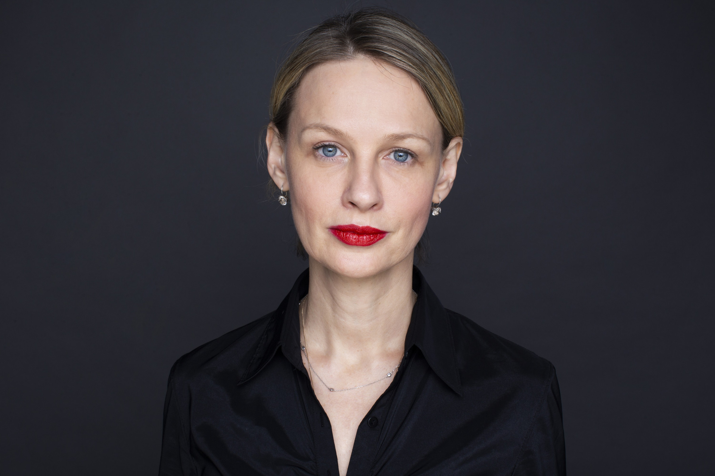 yalangoch ayol mushuk