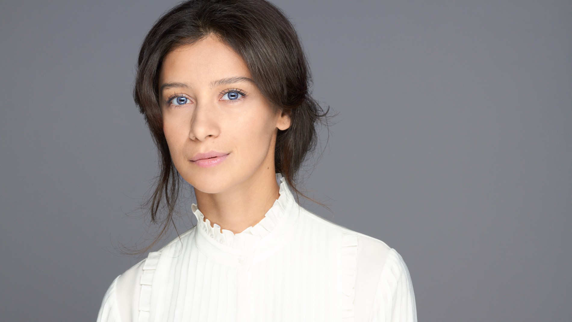 Rus jinsiy erkak zorlik bilan ayolni oldi Badiiy filmlardan erotik sahnalarni tomosha qiling